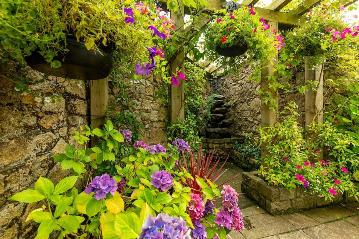 Step House Hotel Borris Exterior photo
